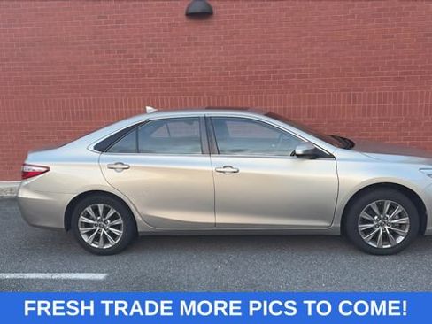 Used 2017 Toyota Camry XLE w/ Moonroof Package FWD image 1