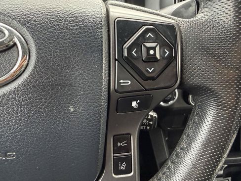 Used 2020 Toyota Tacoma TRD Off-Road AWD/4WD image 24