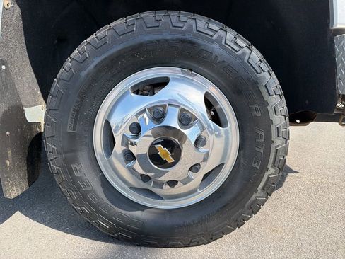Used 2023 Chevrolet Silverado 3500 High Country AWD/4WD image 11