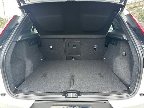New 2026 Volvo XC40 B5 Ultra w/ Climate Package image 14