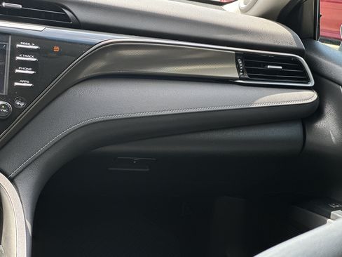 Used 2019 Toyota Camry XSE FWD image 25