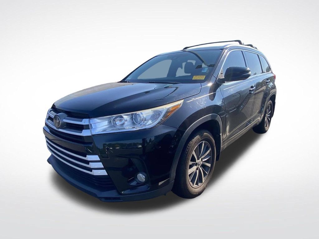Used 2017 Toyota Highlander XLE AWD/4WD image 3