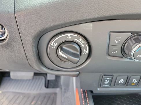 Used 2023 Nissan Frontier PRO-4X w/ Pro Convenience Package image 23