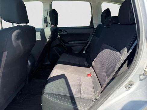 Used 2017 Subaru Forester 2.5i Premium image 11