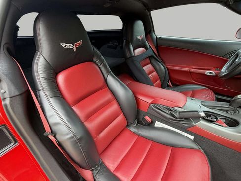 Used 2007 Chevrolet Corvette Coupe w/ Preferred Equipment Group RWD image 7