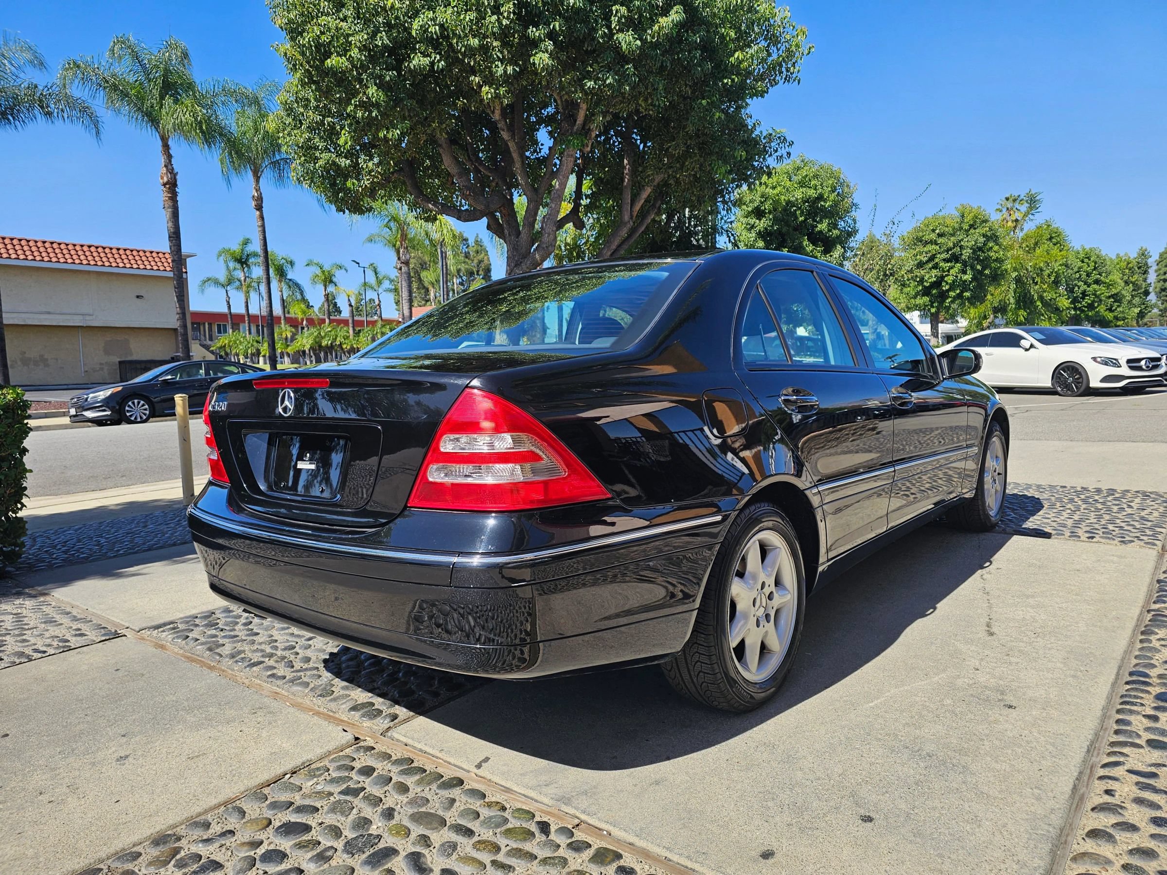 Used 2003 Mercedes-Benz C 320 Sedan image 5