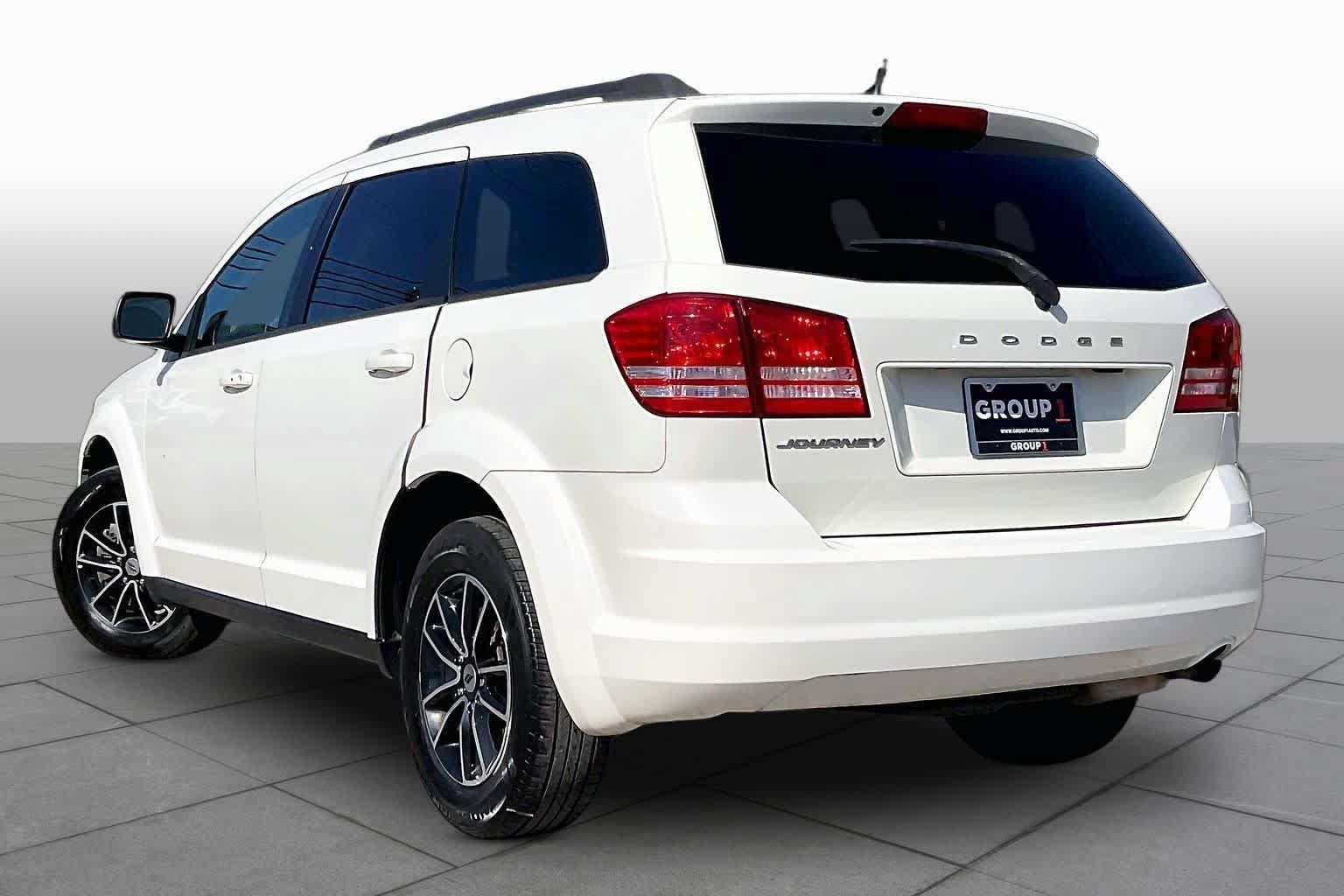 Used 2018 Dodge Journey SE w/ Blacktop Package FWD image 12