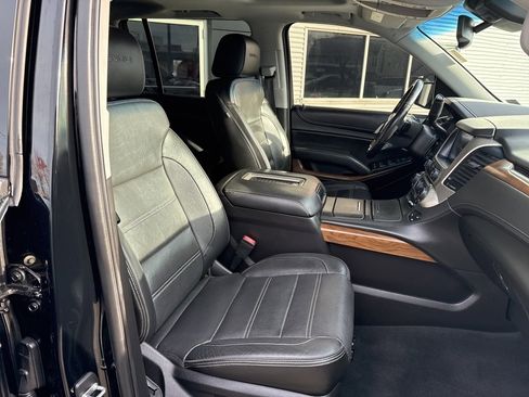Used 2019 GMC Yukon XL Denali w/ Open Road Package image 26