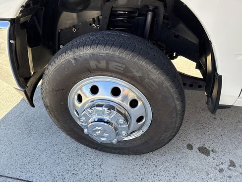 Used 2025 RAM 3500 Tradesman w/ Chrome Appearance Group image 11