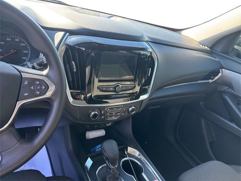 Used 2021 Chevrolet Traverse LS image 11