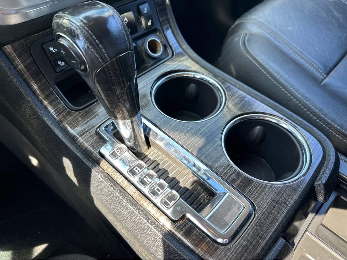 Used 2017 GMC Acadia Limited SLT AWD/4WD image 19