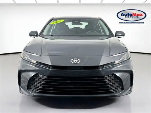 Used 2025 Toyota Camry LE image 6