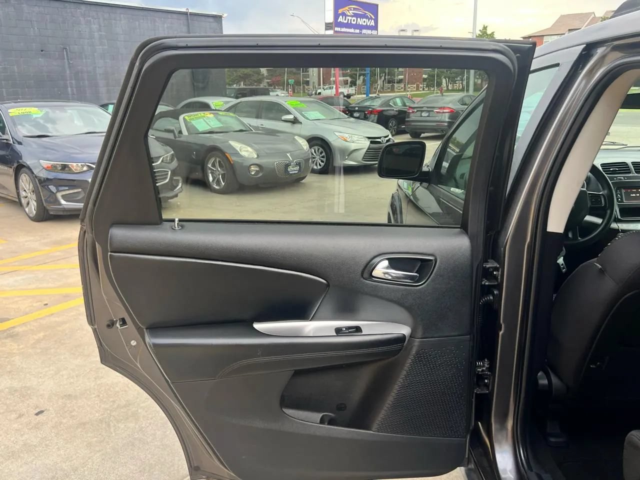 Used 2015 Dodge Journey SXT w/ Flexible Seating Group FWD image 22