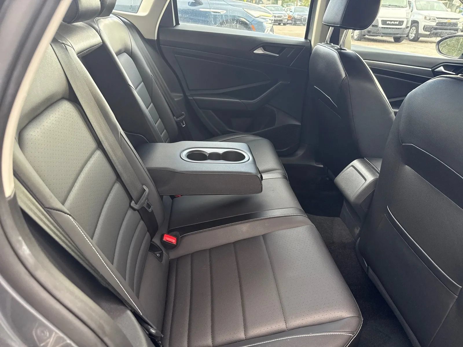 Used 2022 Volkswagen Jetta SE FWD image 16