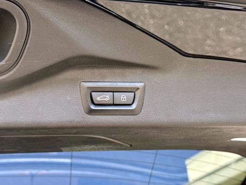 Used 2024 BMW X7 xDrive40i w/ M Sport Package image 13