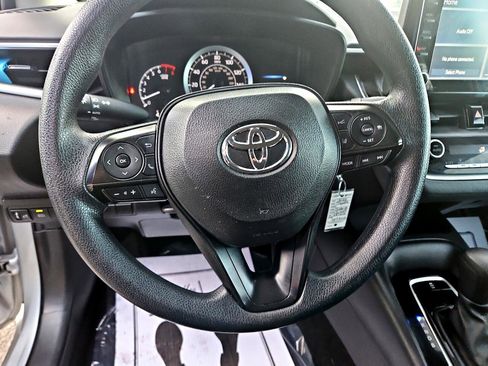Used 2022 Toyota Corolla LE image 17