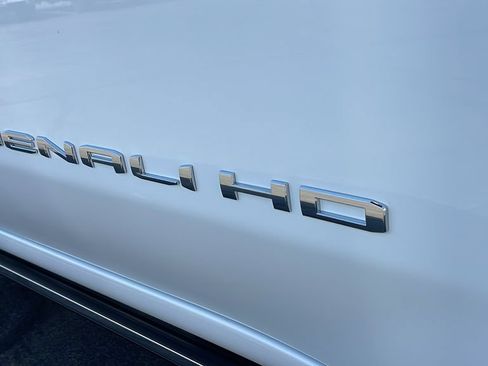 New 2026 GMC Sierra 3500 Denali Ultimate AWD/4WD image 10