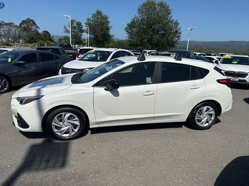 Used 2025 Subaru Impreza 2.0i AWD/4WD image 2