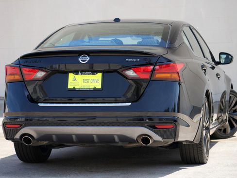 Used 2022 Nissan Altima 2.5 SR w/ Midnight Edition Package FWD image 4