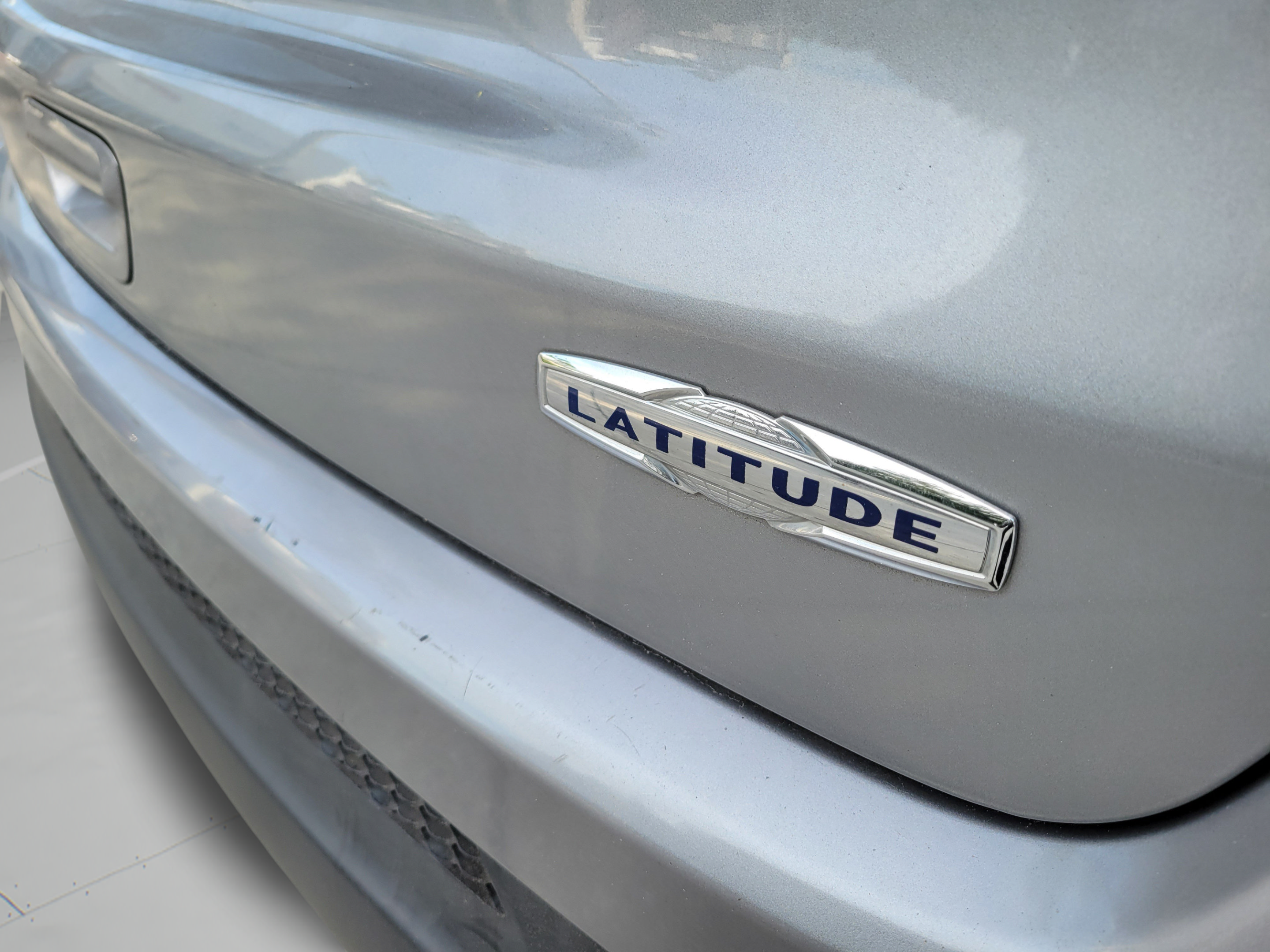 Used 2019 Jeep Compass Latitude FWD image 7