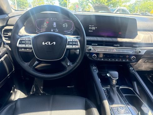 Used 2023 Kia Telluride EX w/ EX Captain's Chair Package AWD/4WD image 18
