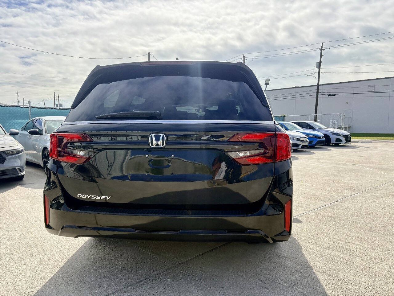 Used 2026 Honda Odyssey EX-L image 6