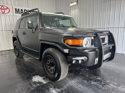 Used 2011 Toyota FJ Cruiser 4WD image 5