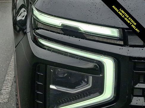 Used 2025 Chevrolet Tahoe Z71 AWD/4WD image 10