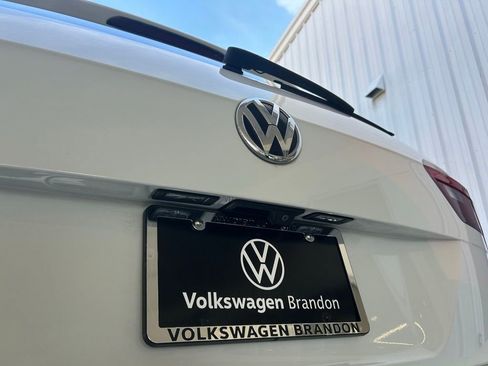 Used 2021 Volkswagen Tiguan SE R-Line image 45