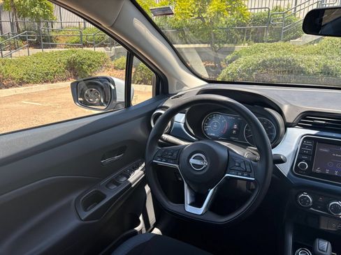 Used 2025 Nissan Versa SV FWD image 32