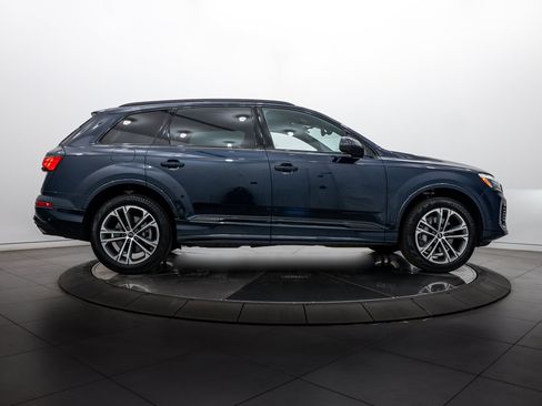 Certified 2025 Audi Q7 2.0T Premium w/ Convenience Plus Package AWD/4WD image 3