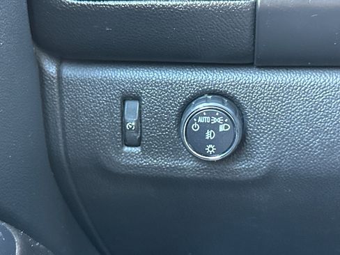 Used 2016 GMC Canyon SLT w/ Driver Alert Package image 40