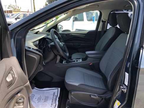 Used 2019 Ford Escape S image 3