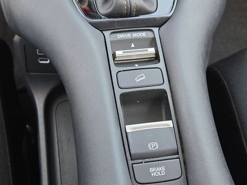 Used 2025 Honda HR-V LX image 24
