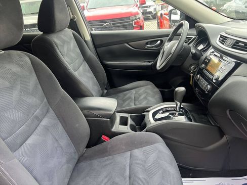 Used 2016 Nissan Rogue S w/ Appearance Package FWD image 8