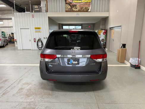Used 2016 Honda Odyssey SE image 6
