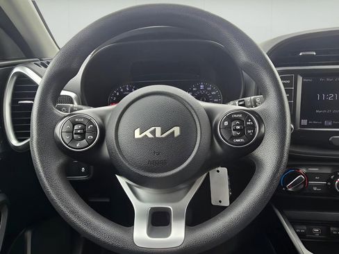 Used 2022 Kia Soul LX image 13