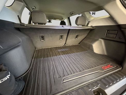 Used 2023 GMC Terrain SLE w/ Driver Convenience Package FWD image 36
