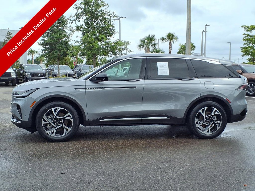 Used 2024 Lincoln Nautilus Premier AWD/4WD image 5