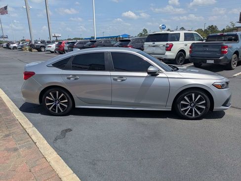 Used 2022 Honda Civic EX image 4
