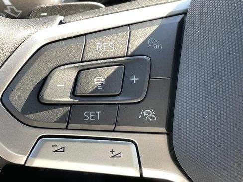 New 2026 Volkswagen Atlas SE FWD image 23