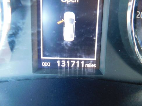 Used 2017 Toyota Corolla SE image 17