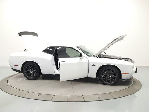 Used 2023 Dodge Challenger R/T w/ Blacktop Package image 16