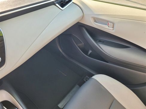 Used 2023 Toyota Corolla LE image 12