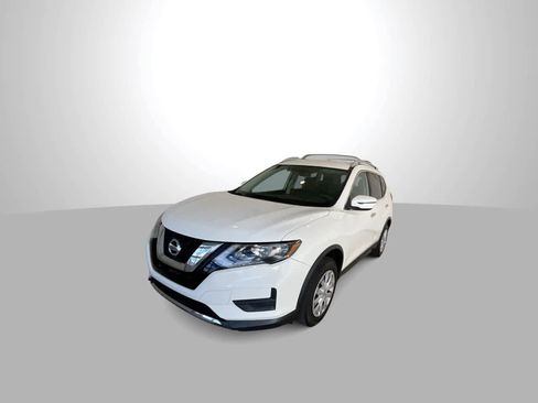 Used 2017 Nissan Rogue S w/ S Appearance Package AWD/4WD image 4