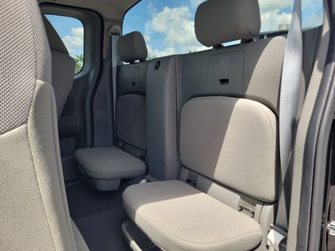 Used 2019 Nissan Frontier S RWD image 13