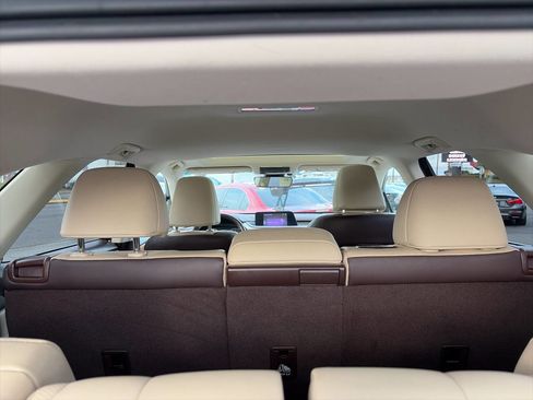 Used 2019 Lexus RX 350L Premium w/ Premium Package image 10