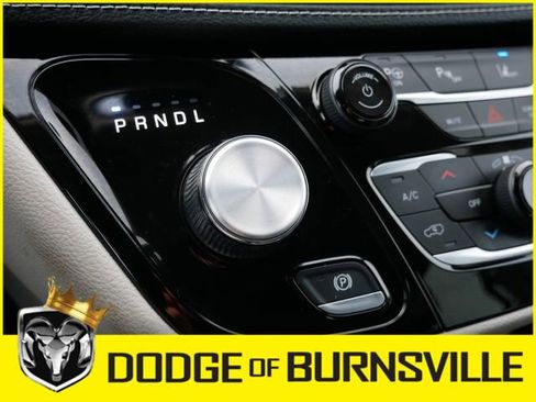 Used 2022 Chrysler Pacifica Touring-L w/ Uconnect Theater Family Group image 23