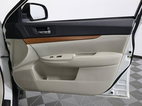 Used 2014 Subaru Outback 2.5i Limited w/ Moonroof Package image 25