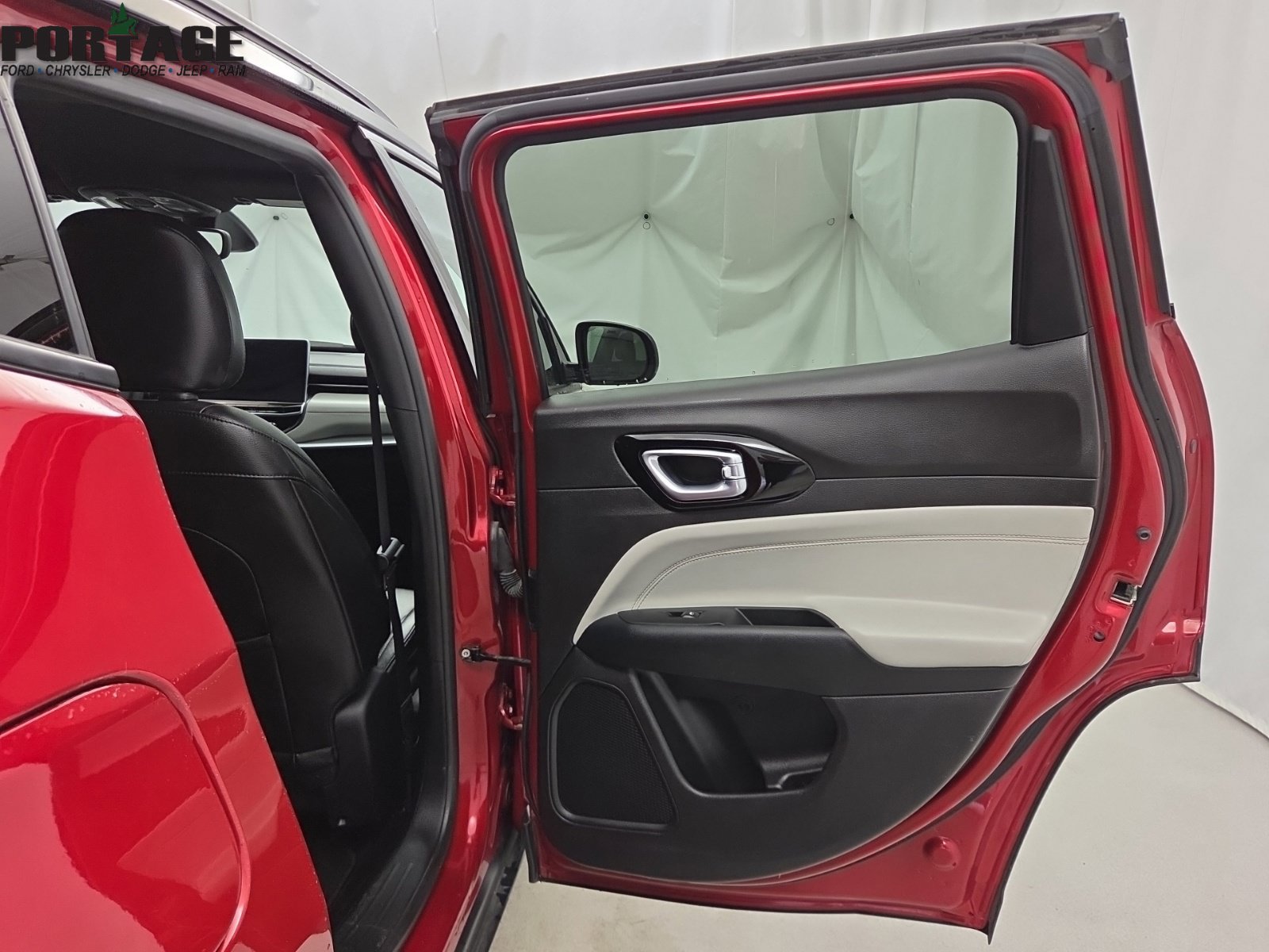 Used 2025 Jeep Compass Limited AWD/4WD image 33